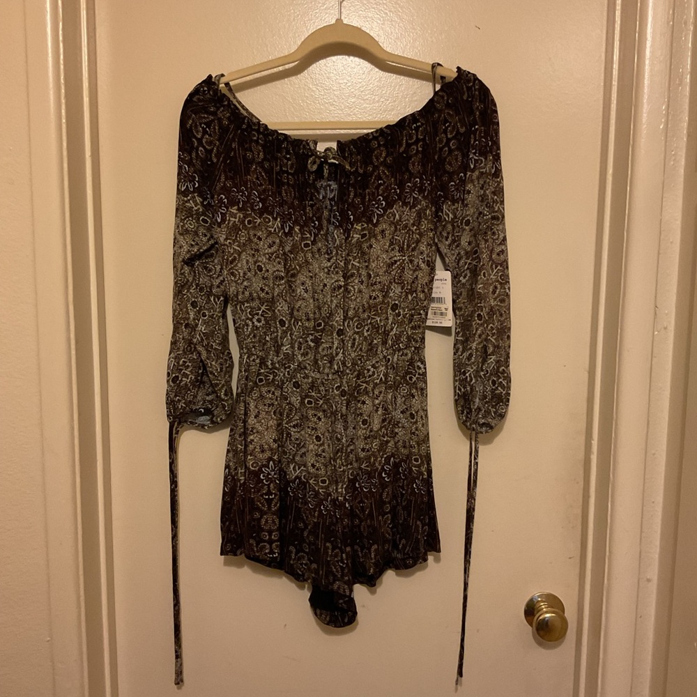 Off-Shoulder Paisley Print Women's Top in Brown and Cream